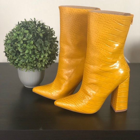 YELLOW CROC HEELS - Picture 4 of 8